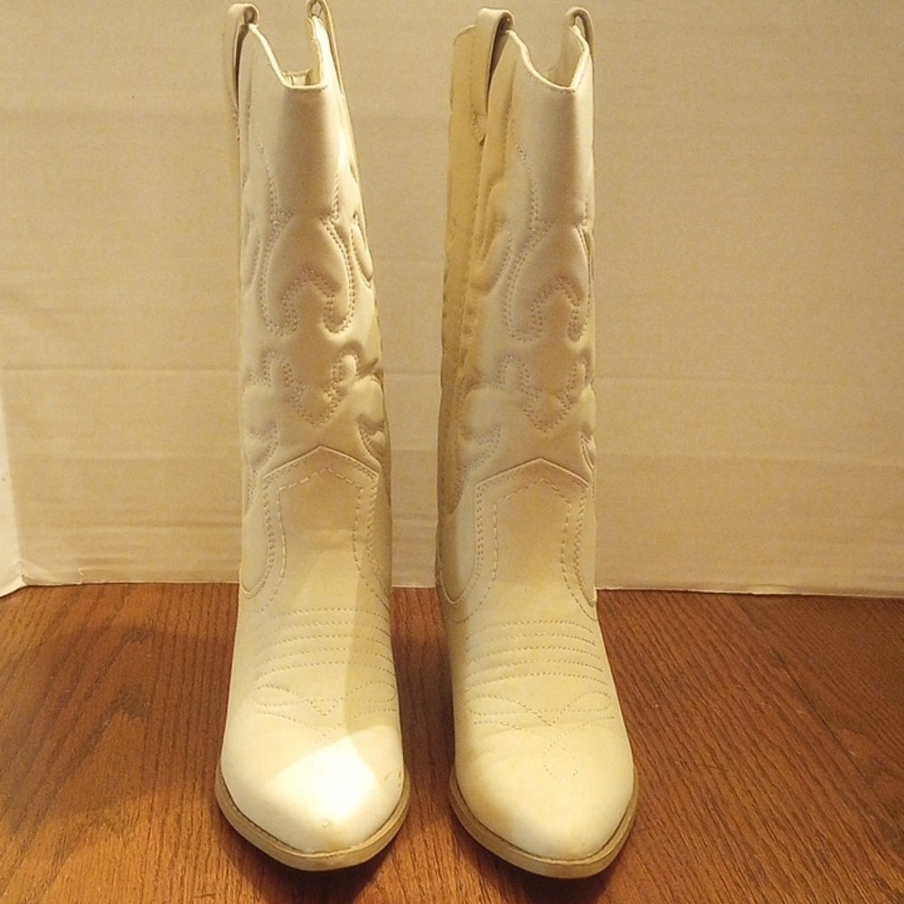 Soda Cream Heeled Western Boots